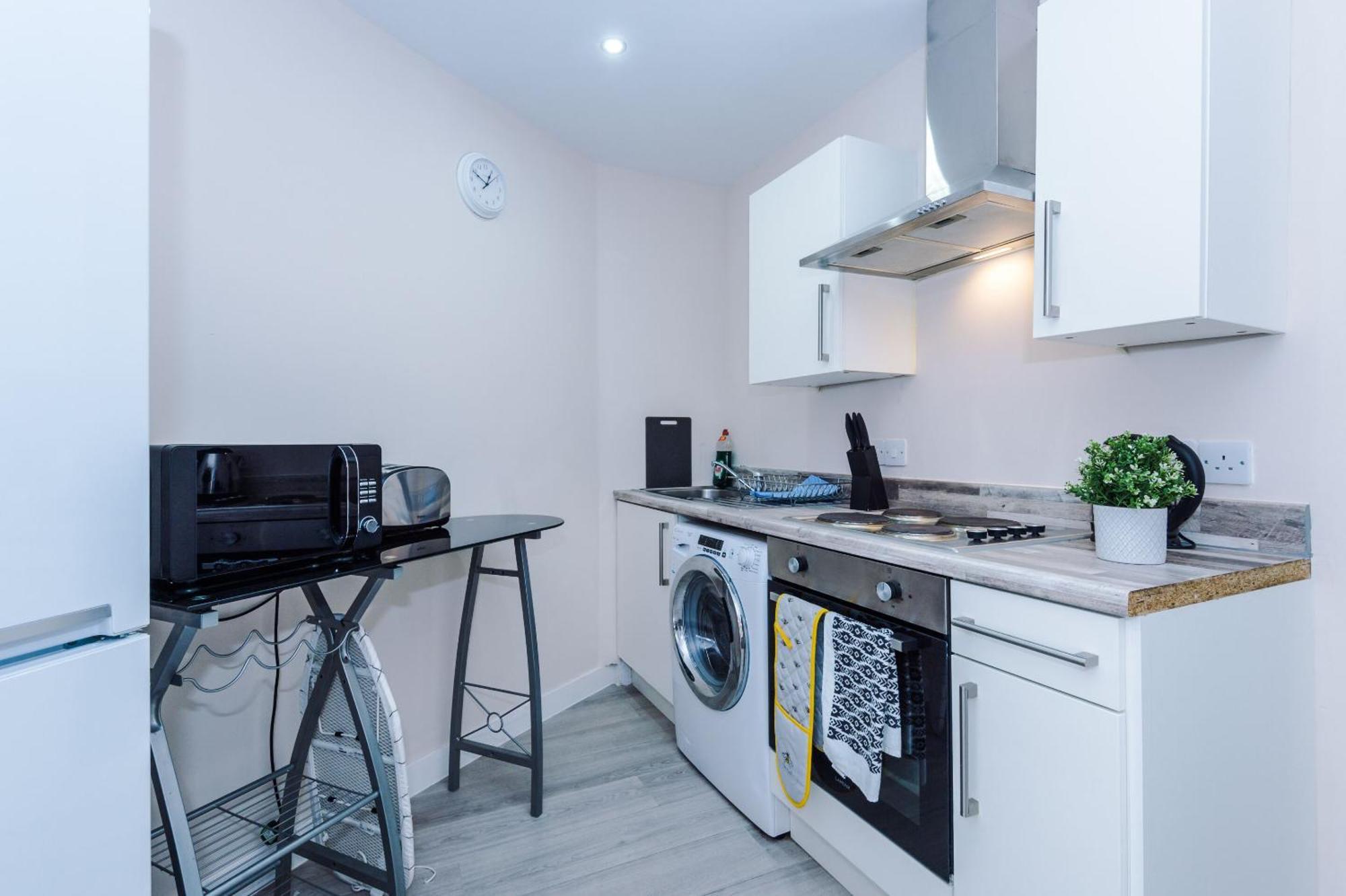 Opp Liverpool - Perfect For Contractors And Travellers, Big Savings Booking 4 Nights Or More! Apartment Ruang foto